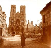 Reims - Cathedrale, apres un bombardement 1914-1918